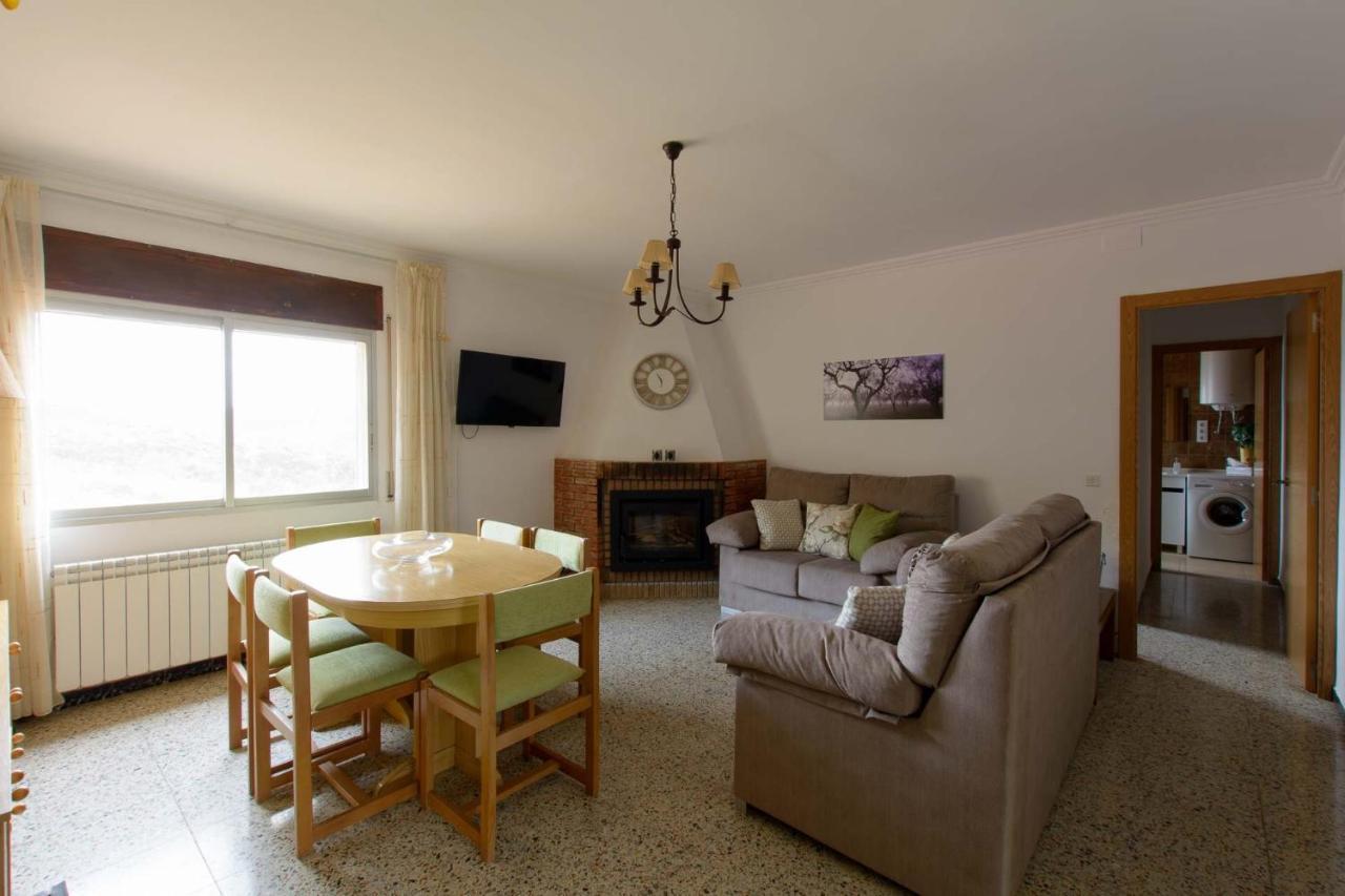 Apartaments La Pertusa 2O Corca  Екстер'єр фото