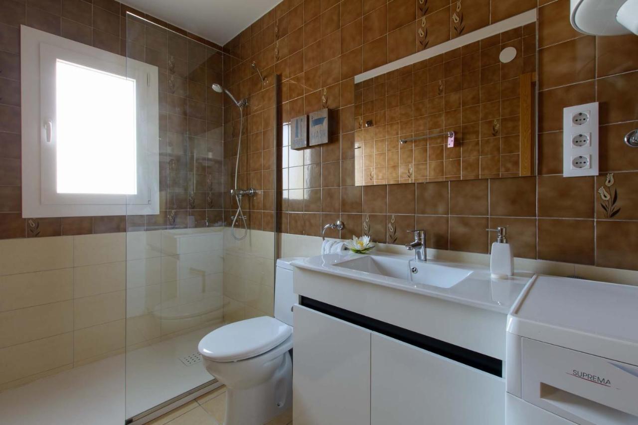 Apartaments La Pertusa 2O Corca  Екстер'єр фото