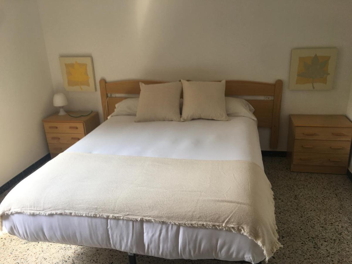 Apartaments La Pertusa 2O Corca  Екстер'єр фото