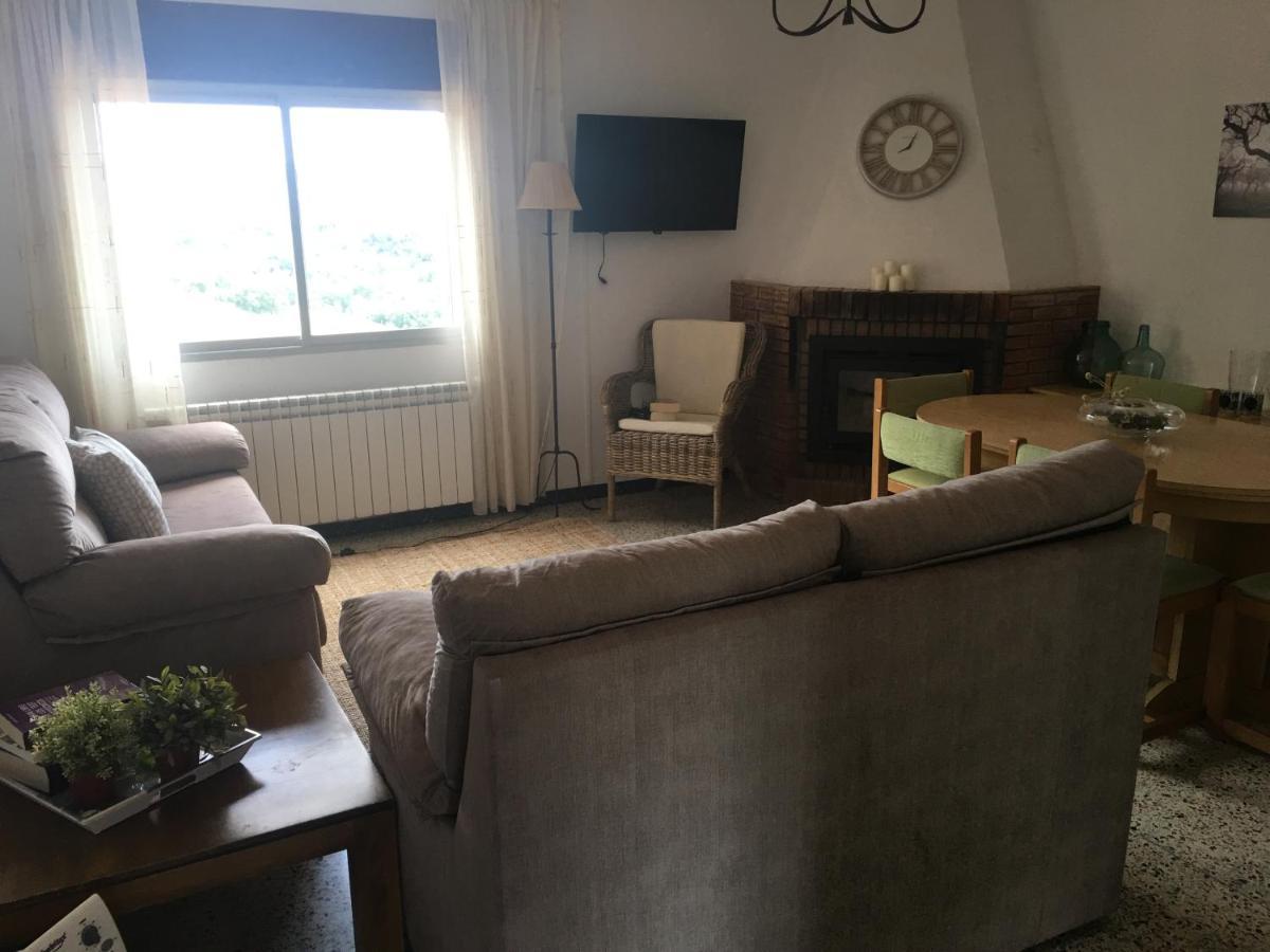 Apartaments La Pertusa 2O Corca  Екстер'єр фото