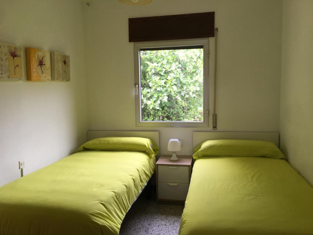 Apartaments La Pertusa 2O Corca  Екстер'єр фото