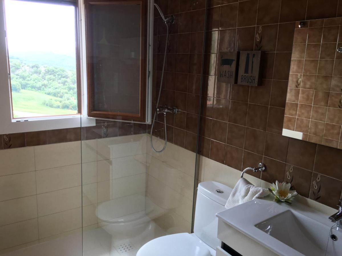 Apartaments La Pertusa 2O Corca  Екстер'єр фото