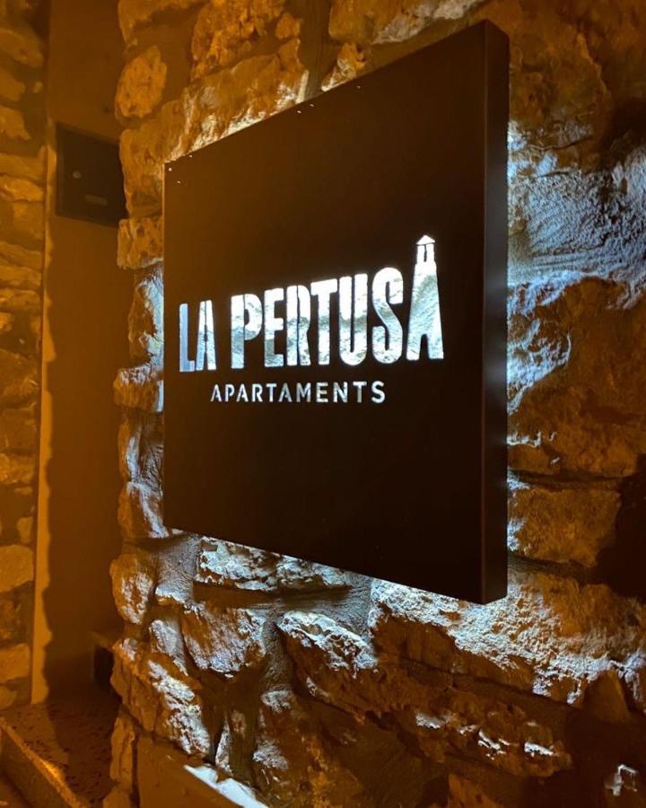 Apartaments La Pertusa 2O Corca  Екстер'єр фото
