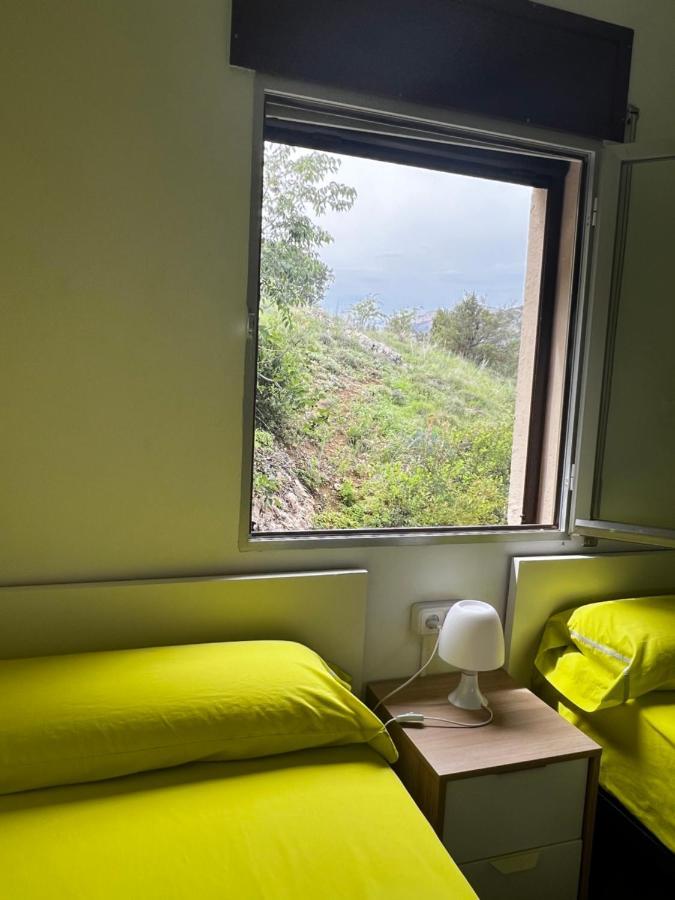 Apartaments La Pertusa 2O Corca  Екстер'єр фото