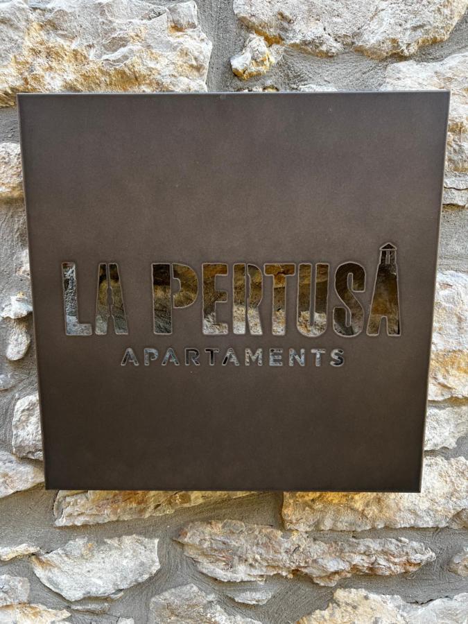 Apartaments La Pertusa 2O Corca  Екстер'єр фото